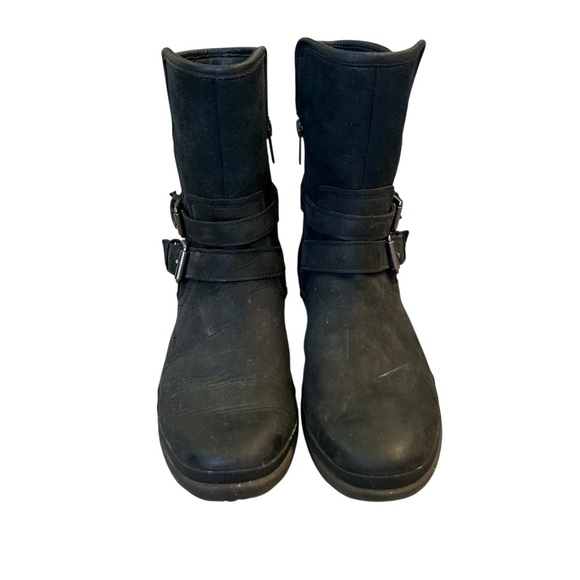 UGG Australia Simmens Black Leather Waterproof Boots Size 7 - Picture 2 of 6